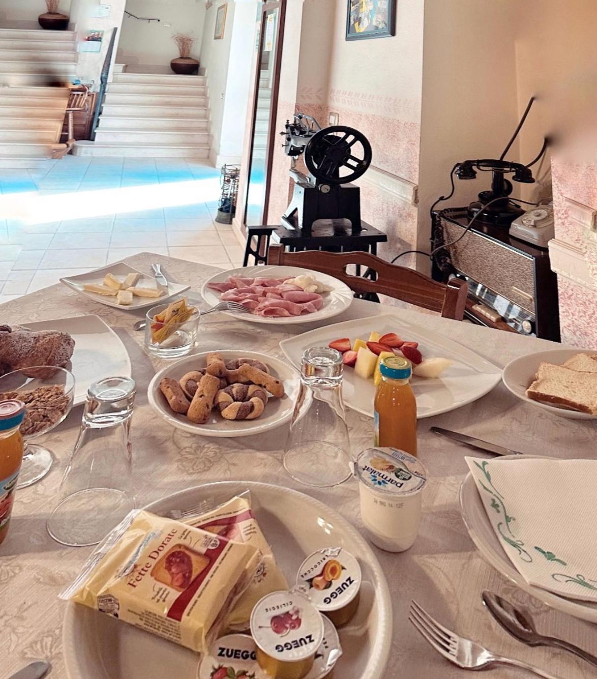 Вилла Colledisisto Srl Pomarico Экстерьер фото